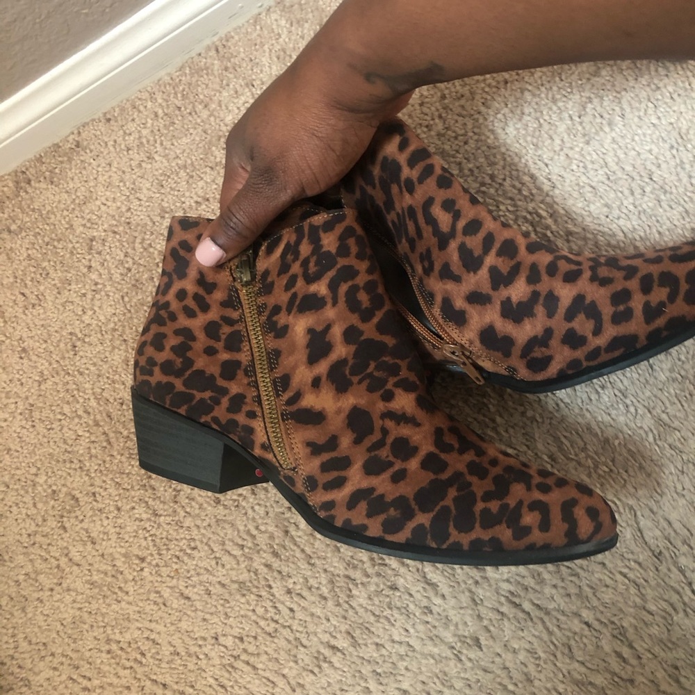 👢👢BRAND NEW UNIONBAY LEOPARD BOOTIES👢👢